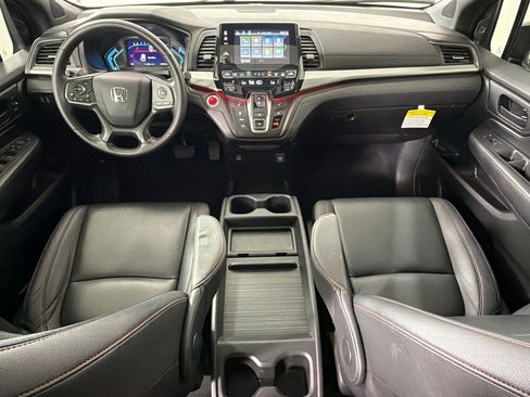 Used 2024 Honda Odyssey Sport image 17