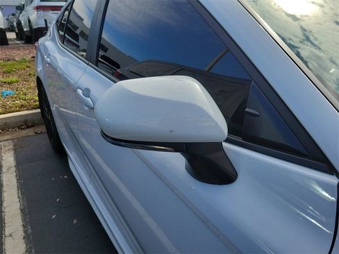 Used 2025 Toyota Camry SE image 11