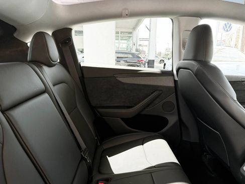 Used 2026 Tesla Model Y 2WD image 27