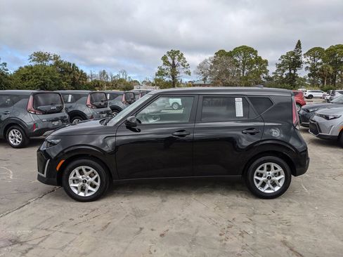 Certified 2025 Kia Soul LX image 6