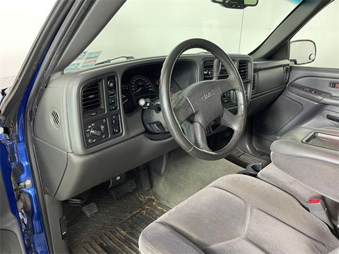 Used 2004 GMC Sierra 1500 SLE w/ Off-Road Package image 3