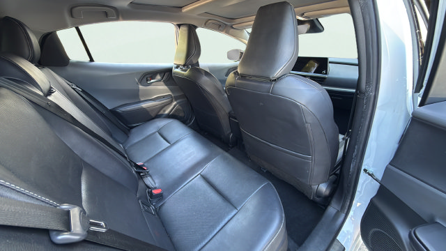 Used 2024 Toyota Prius XLE FWD image 27