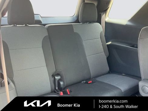 Used 2023 Chevrolet Traverse LT FWD image 13