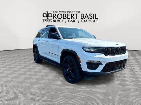Used 2024 Jeep Grand Cherokee Limited w/ Luxury Tech Group II AWD/4WD image 2