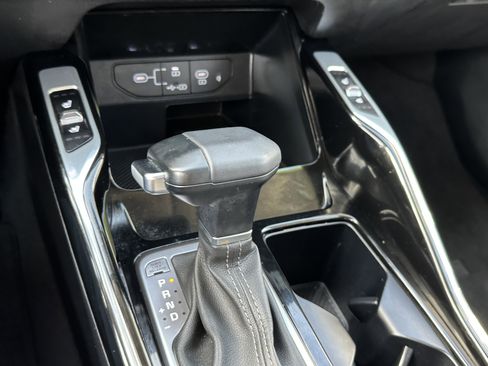 Certified 2024 Kia Sorento SX image 33