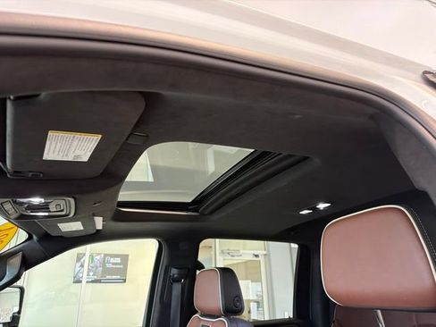 Used 2024 GMC Sierra 2500 Denali Ultimate AWD/4WD image 2
