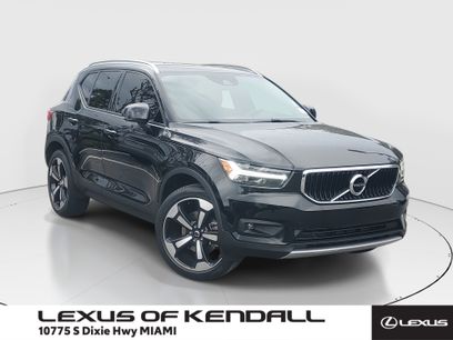 Used 2021 Volvo XC40 T4 Momentum w/ Protection Package Premier