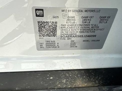 Used 2025 Buick Enclave Preferred FWD image 9