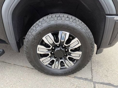 Used 2024 GMC Sierra 2500 Denali w/ Denali Reserve Package image 17