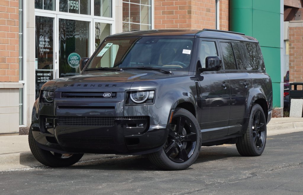Used 2026 Land Rover Defender 130 X-Dynamic SE AWD/4WD image 1