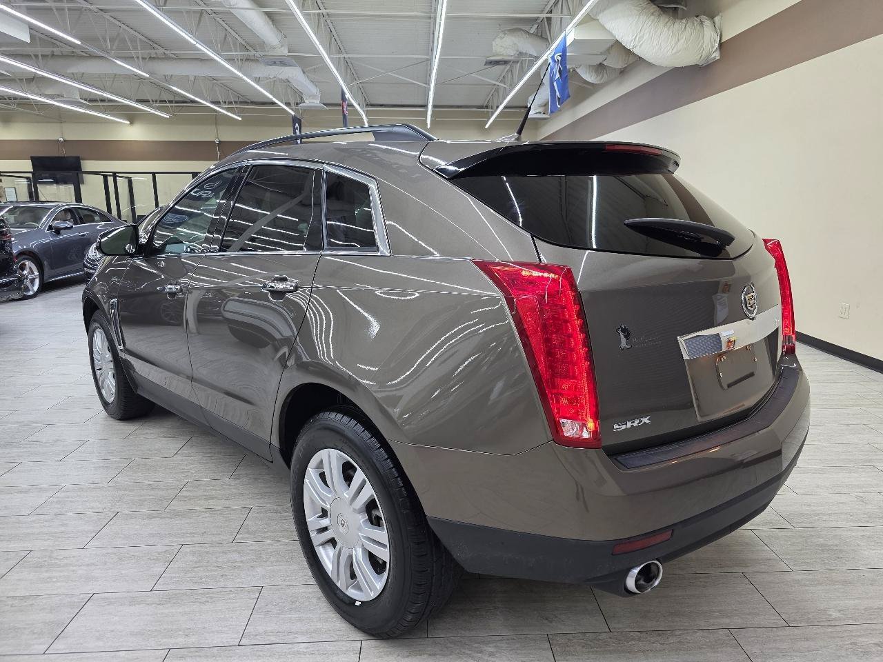 Used 2014 Cadillac SRX FWD image 8