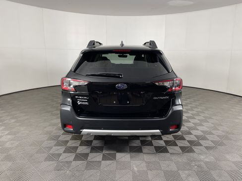 Used 2023 Subaru Outback Limited image 4