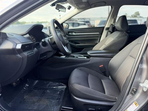 Used 2021 Nissan Altima 2.5 SV FWD image 12