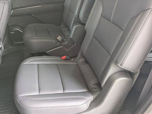 Used 2024 GMC Acadia Elevation FWD image 12