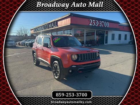 Used 2015 Jeep Renegade Trailhawk w/ Popular Equipment Group image 1