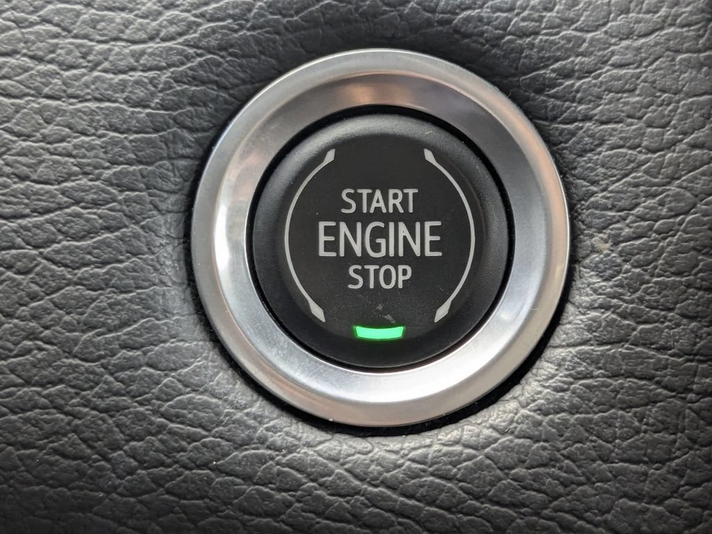 Used 2022 GMC Yukon Denali w/ Denali Premium Package AWD/4WD image 40