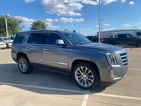 Used 2020 Cadillac Escalade Premium Luxury AWD/4WD image 1