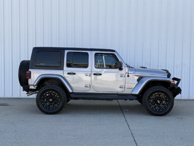 Used 2018 Jeep Wrangler Unlimited Sahara w/ LED Lighting Group AWD/4WD image 3