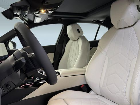 New 2026 BMW i5 eDrive40 w/ M Sport Package image 5