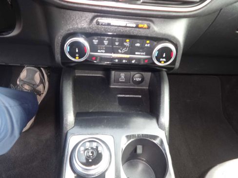 Used 2022 Ford Escape SE w/ Convenience Package image 17