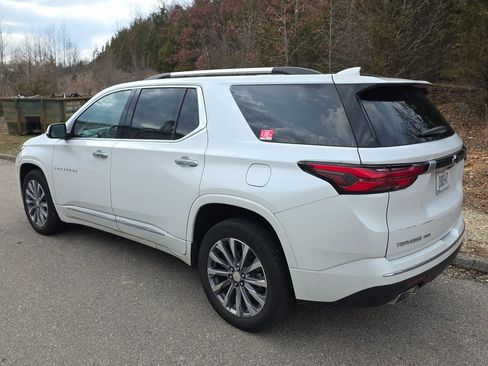 Used 2023 Chevrolet Traverse Premier image 4