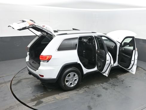 Used 2017 Jeep Grand Cherokee Laredo w/ Quick Order Package 2BE image 40