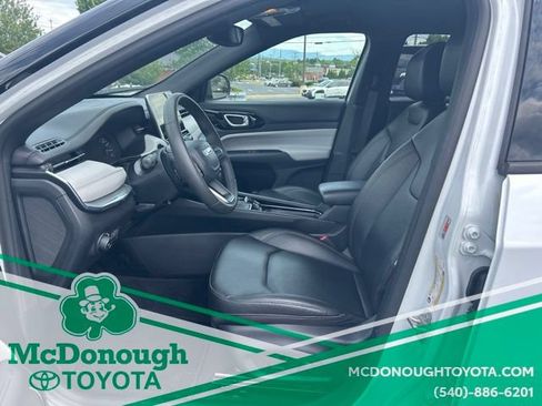 Used 2023 Jeep Compass Limited AWD/4WD image 12