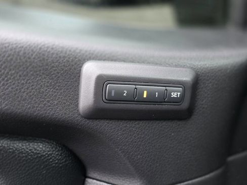 Used 2018 Nissan Titan SL w/ Midnight Edition image 52