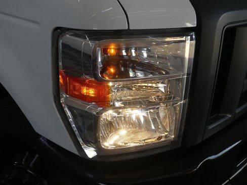 Used 2019 Ford E-450 and Econoline 450 Super Duty w/ Power Windows & Locks Group image 11