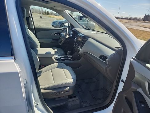 Used 2018 Chevrolet Traverse LT AWD/4WD image 17