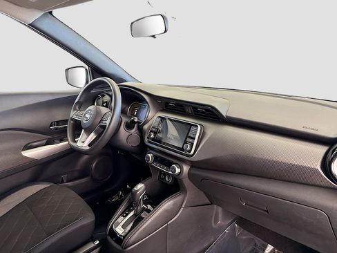 Used 2018 Nissan Kicks SV image 26