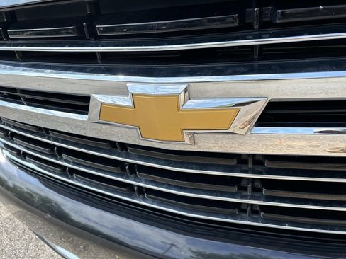 Used 2024 Chevrolet Tahoe LT RWD image 7