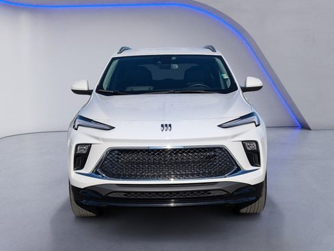 Used 2024 Buick Encore GX Sport Touring image 3