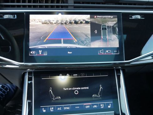 Used 2025 Audi Q7 3.0T Premium Plus image 48