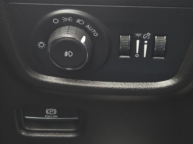 Used 2023 Jeep Grand Cherokee Limited AWD/4WD image 27