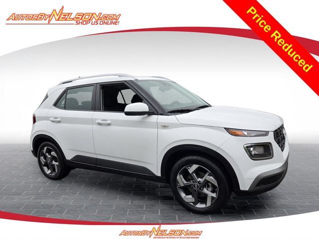 Used 2025 Hyundai Venue SEL FWD image 1