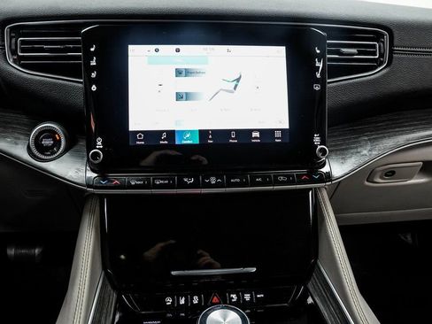 Used 2024 Jeep Wagoneer L Series II w/ Flexible Seating Group image 23