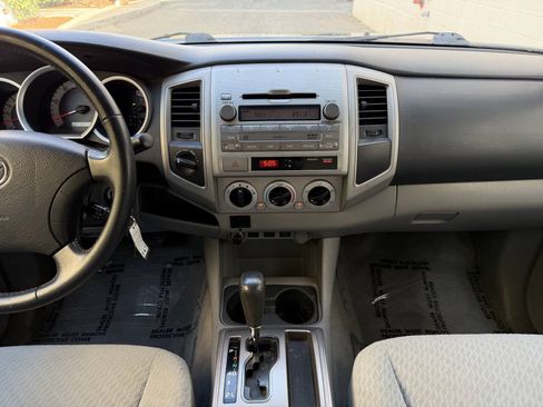 Used 2011 Toyota Tacoma 4x4 Double Cab w/ SR5 Pkg #2 image 25