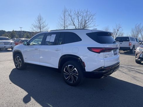 Used 2025 Buick Enclave Sport Touring image 5