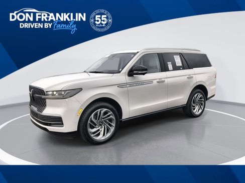 Used 2025 Lincoln Navigator Reserve AWD/4WD image 1
