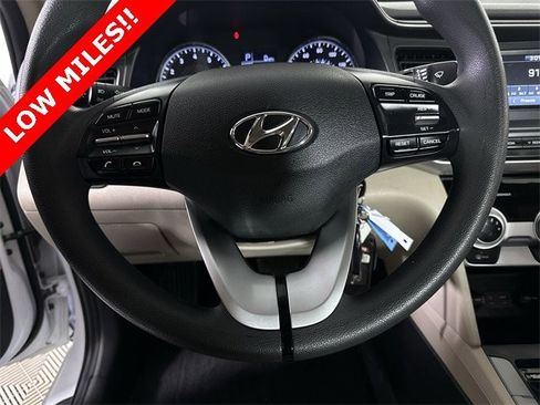 Used 2019 Hyundai Elantra SE image 11
