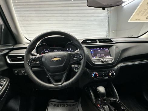 Used 2023 Chevrolet TrailBlazer LT FWD image 15