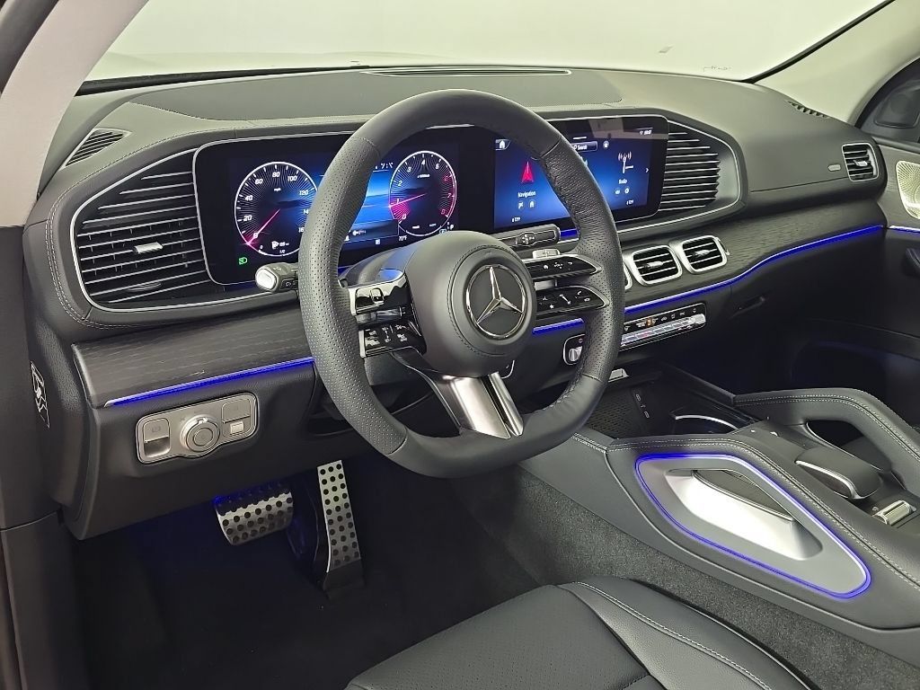 Used 2026 Mercedes-Benz GLS 450 4MATIC image 4