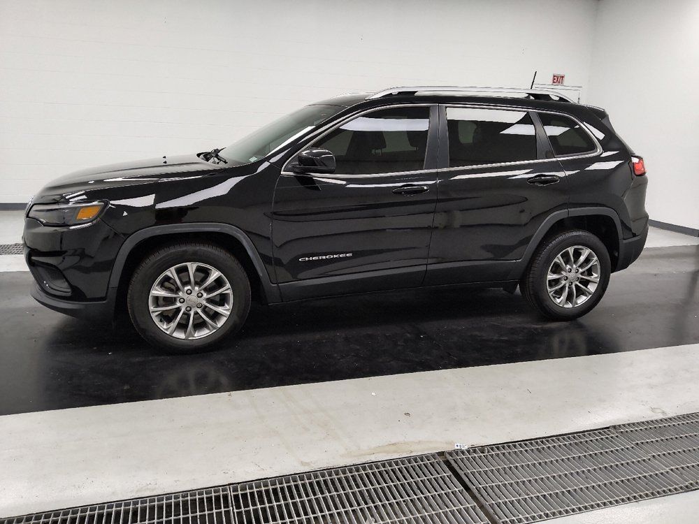 Used 2019 Jeep Cherokee Latitude Plus w/ Comfort/Convenience Group FWD image 2