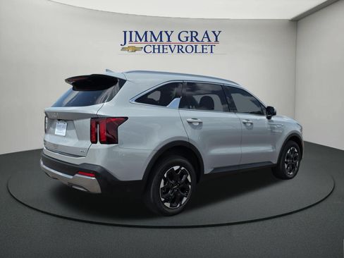 Used 2024 Kia Sorento S w/ Panoramic Sunroof Package AWD/4WD image 5