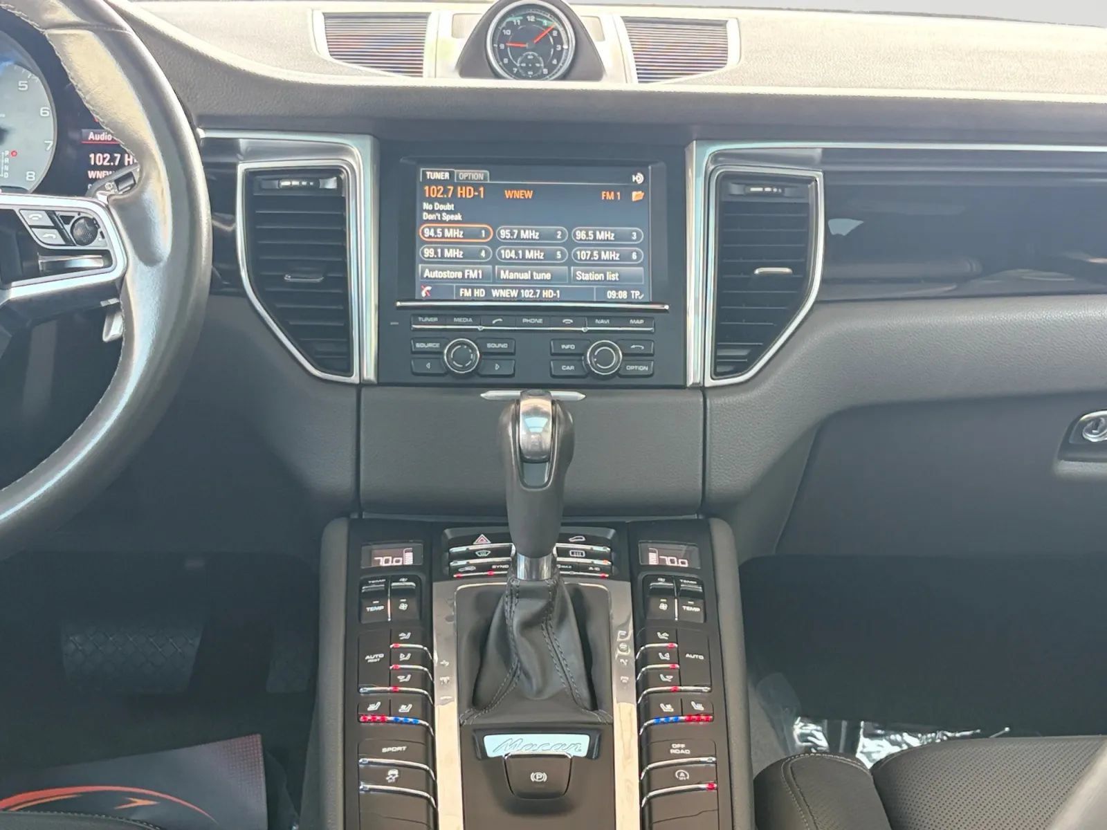 Used 2016 Porsche Macan S AWD/4WD image 23