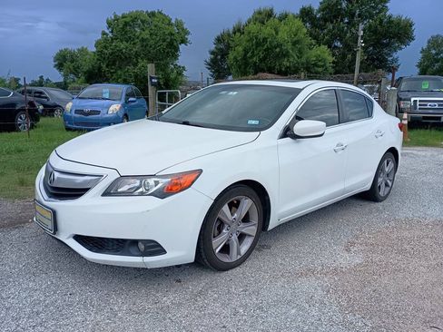 Used 2013 Acura ILX w/ Premium Package FWD image 2