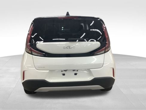 Used 2023 Kia Soul LX image 5