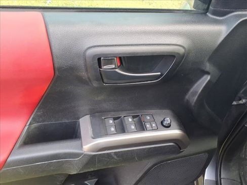 Used 2021 Toyota Tacoma SR5 image 18