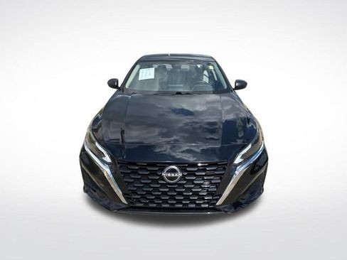 Used 2025 Nissan Altima 2.5 SV FWD image 2